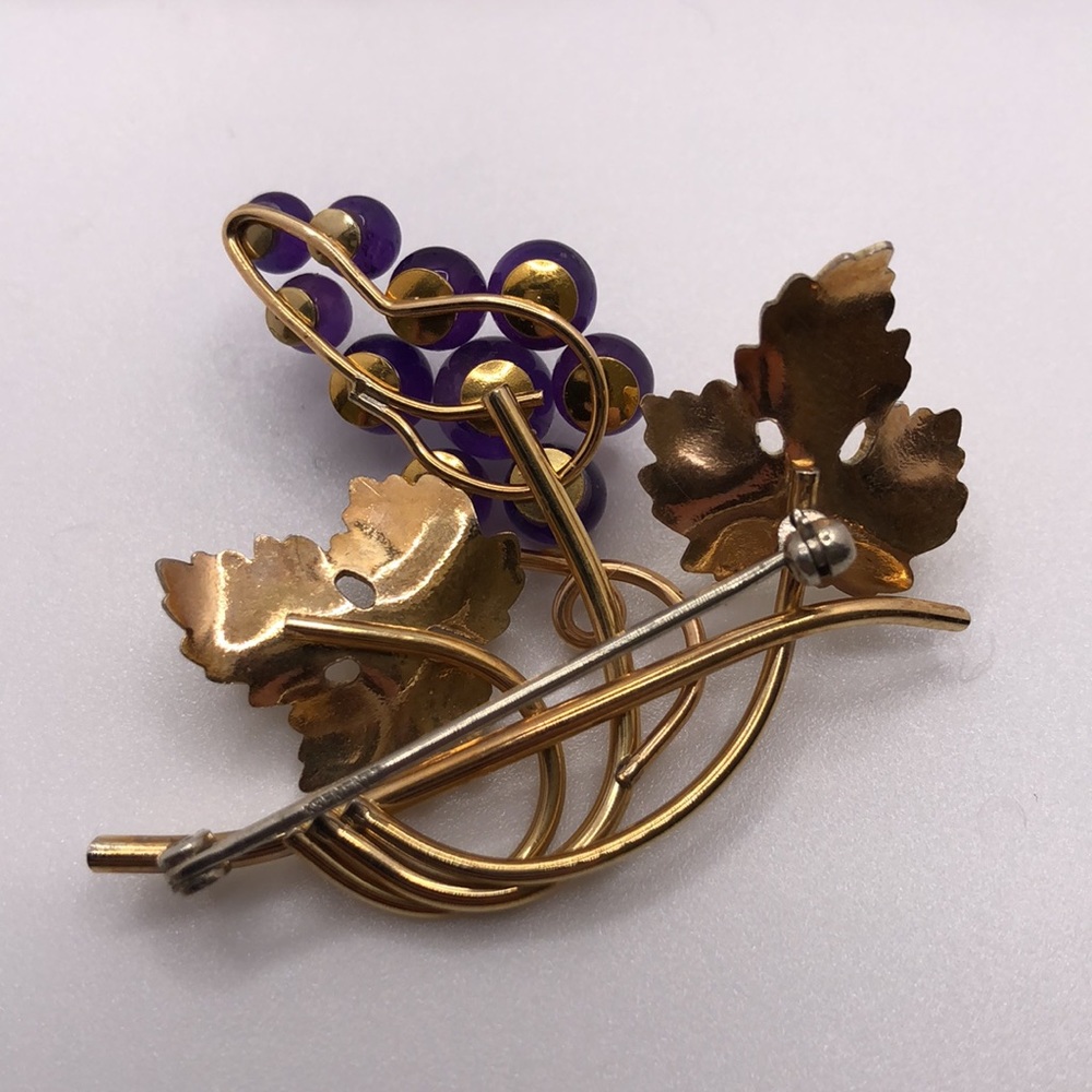 SOLD VNTG Krementz Genuine Amethyst Grape Brooch & Screw Back Earrings - Picture 4 of 6